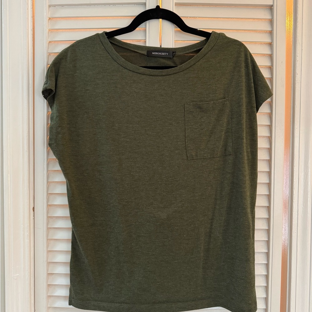 Monrow Women's Olive Green Top